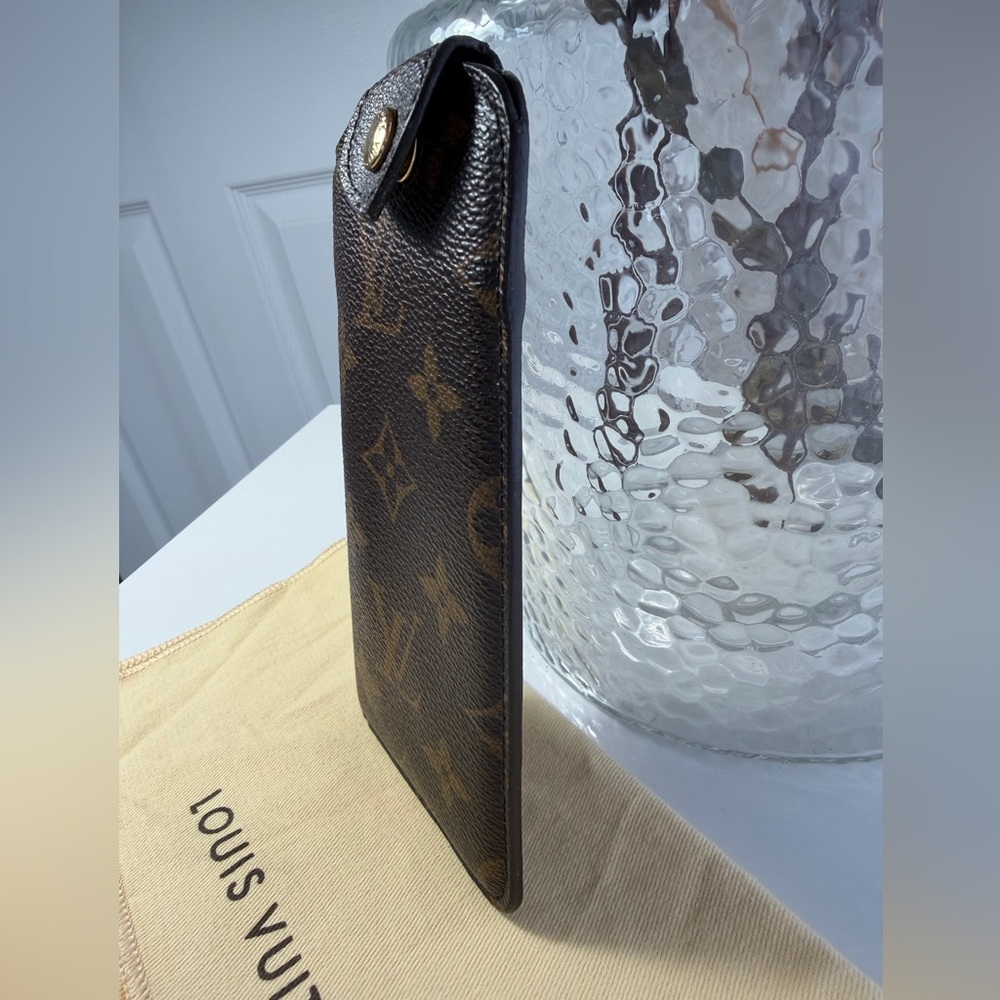 SOLD🎉Authentic Louis Vuitton Monogram Etui Lunette PM Glasses Case - Picture 7 of 15